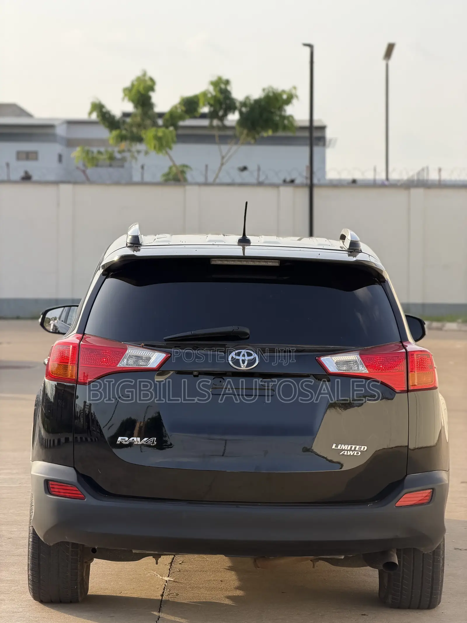 Toyota RAV4 Limited AWD (2.5L 4cyl 6A) 2016 Black
