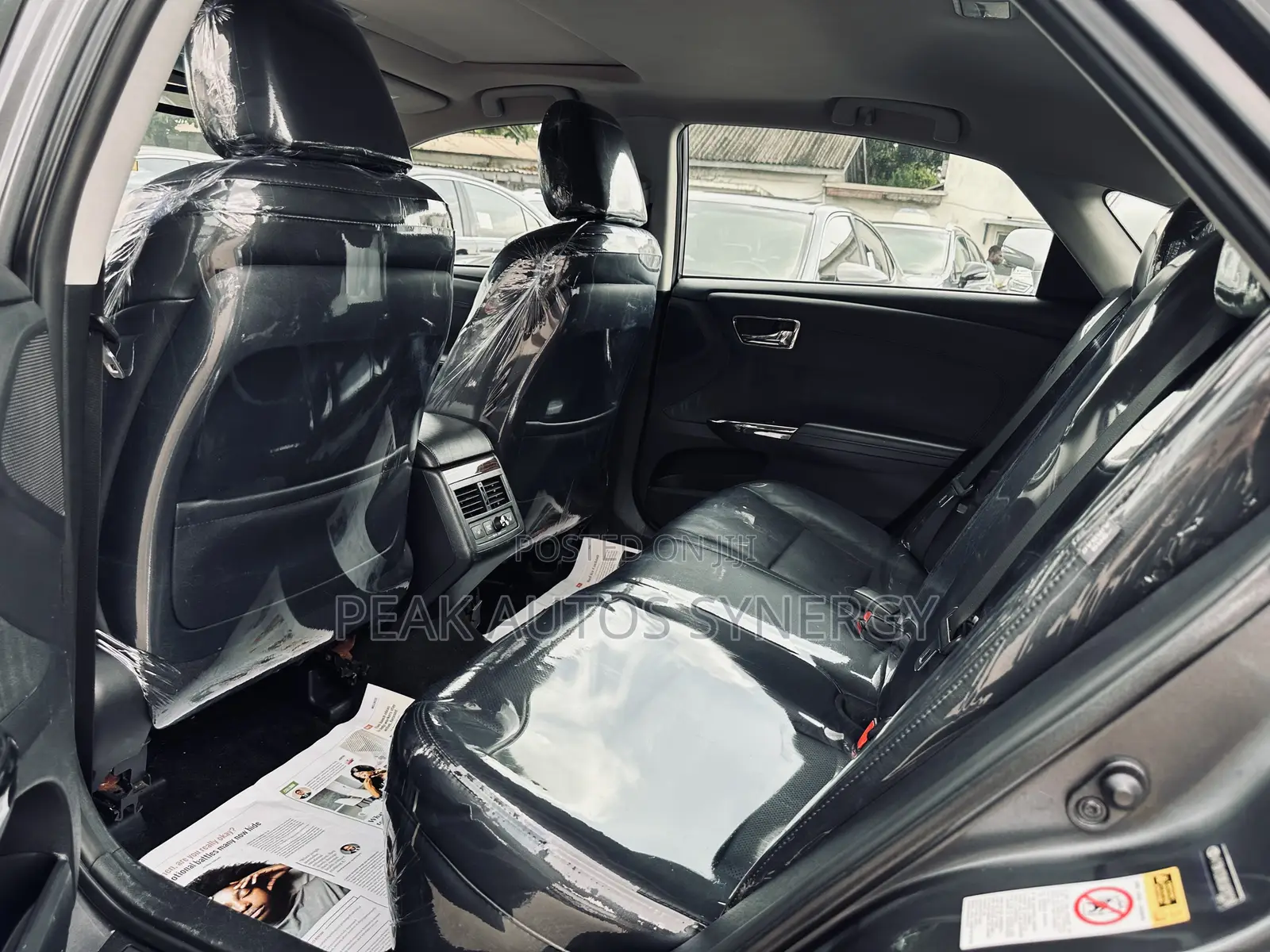 Toyota Avalon Limited 4dr Sedan (3.5L 6cyl 6A) 2014 Gray