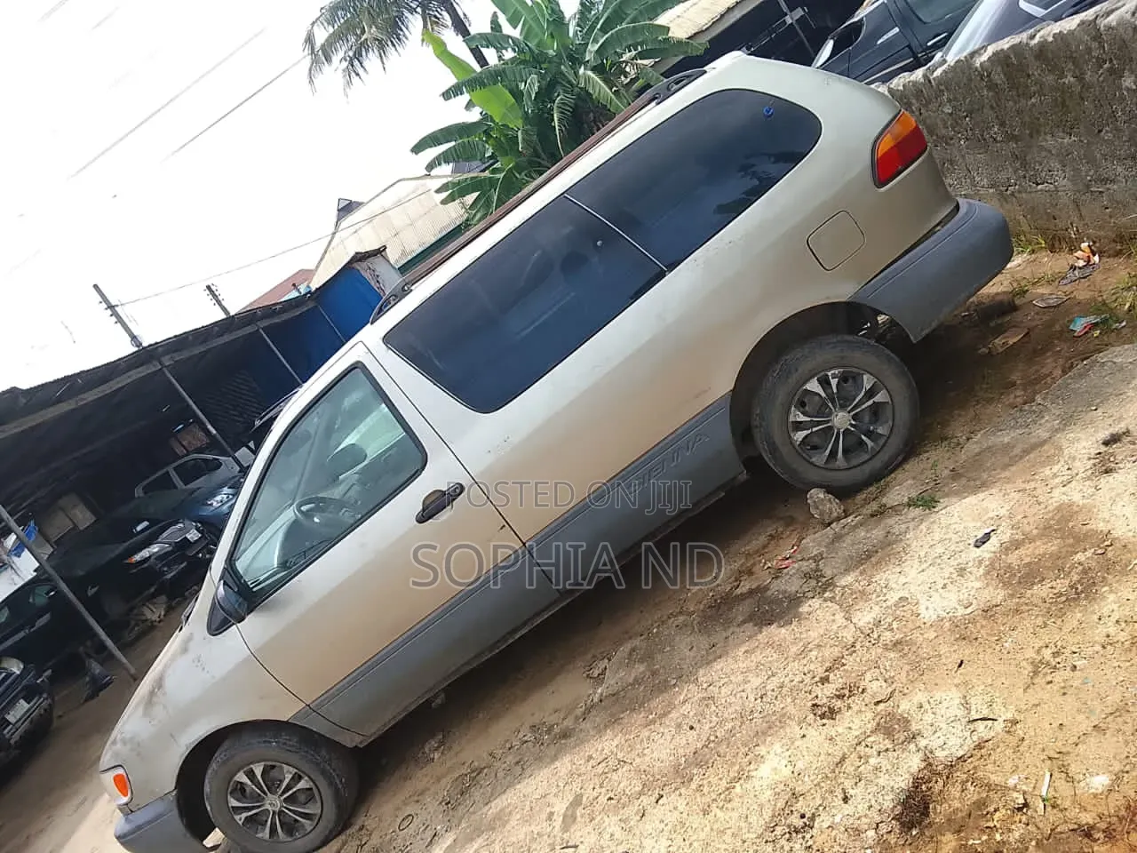 Toyota Sienna 2002 Gold