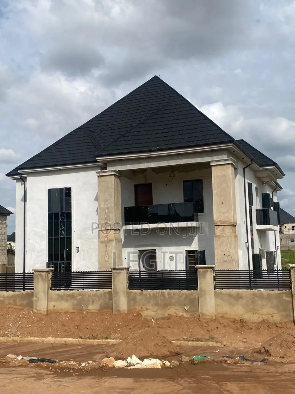 6bdrm Duplex in Lugbe District for sale