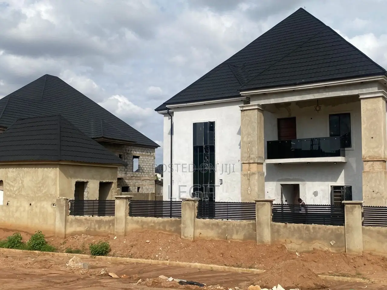 6bdrm Duplex in Lugbe District for sale