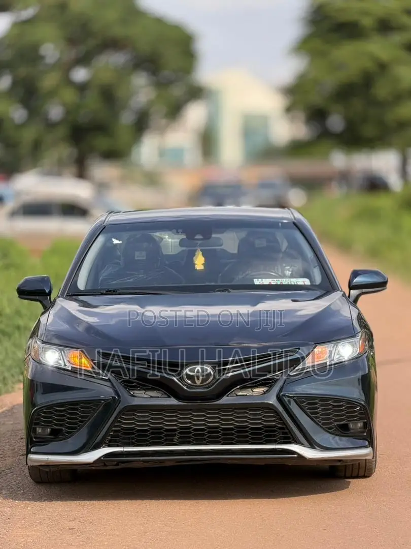 Toyota Camry 2020 Black