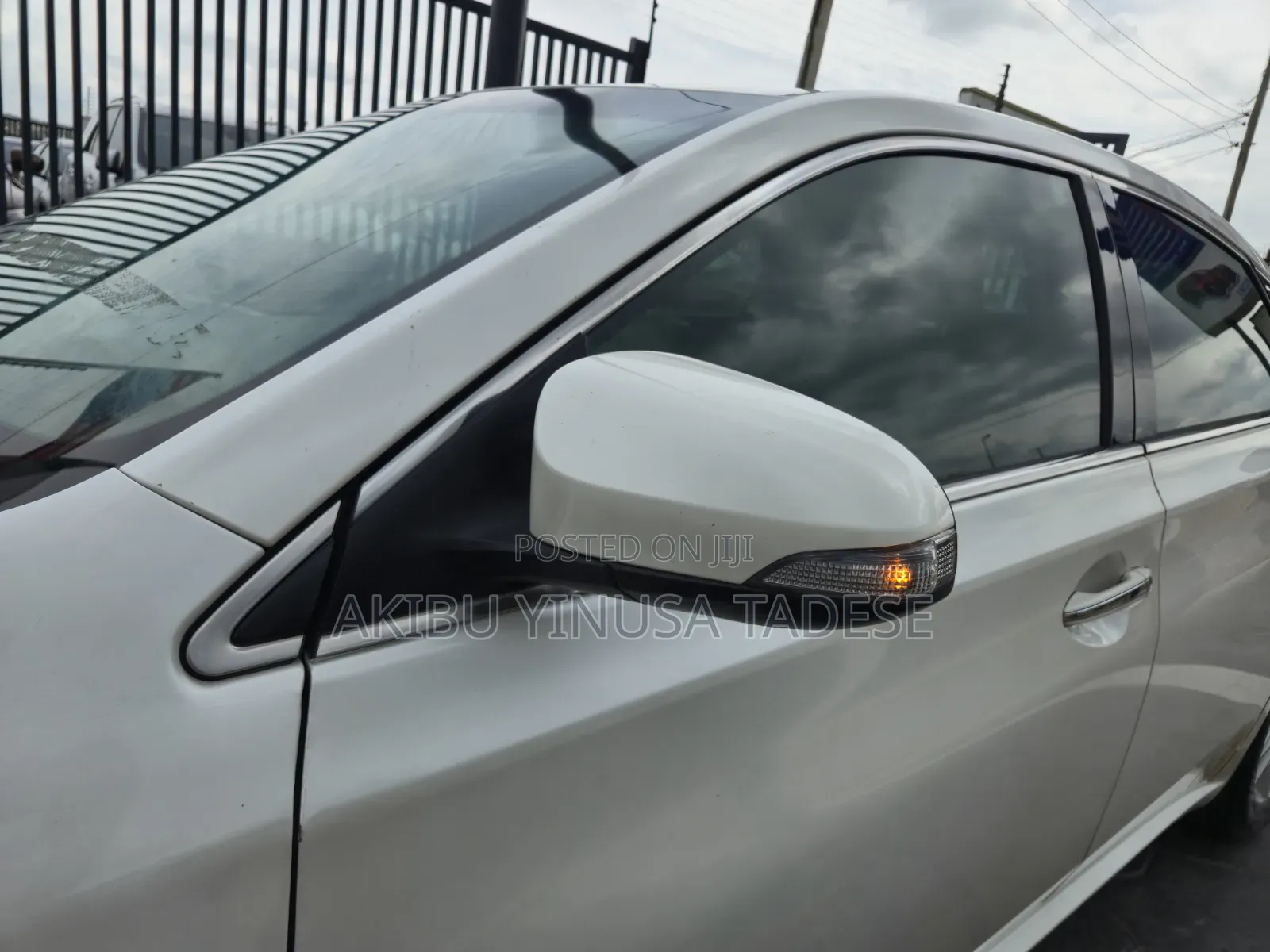 Toyota Avalon XLE Premium Sedan FWD (3.5L 6cyl 6A) 2013 White