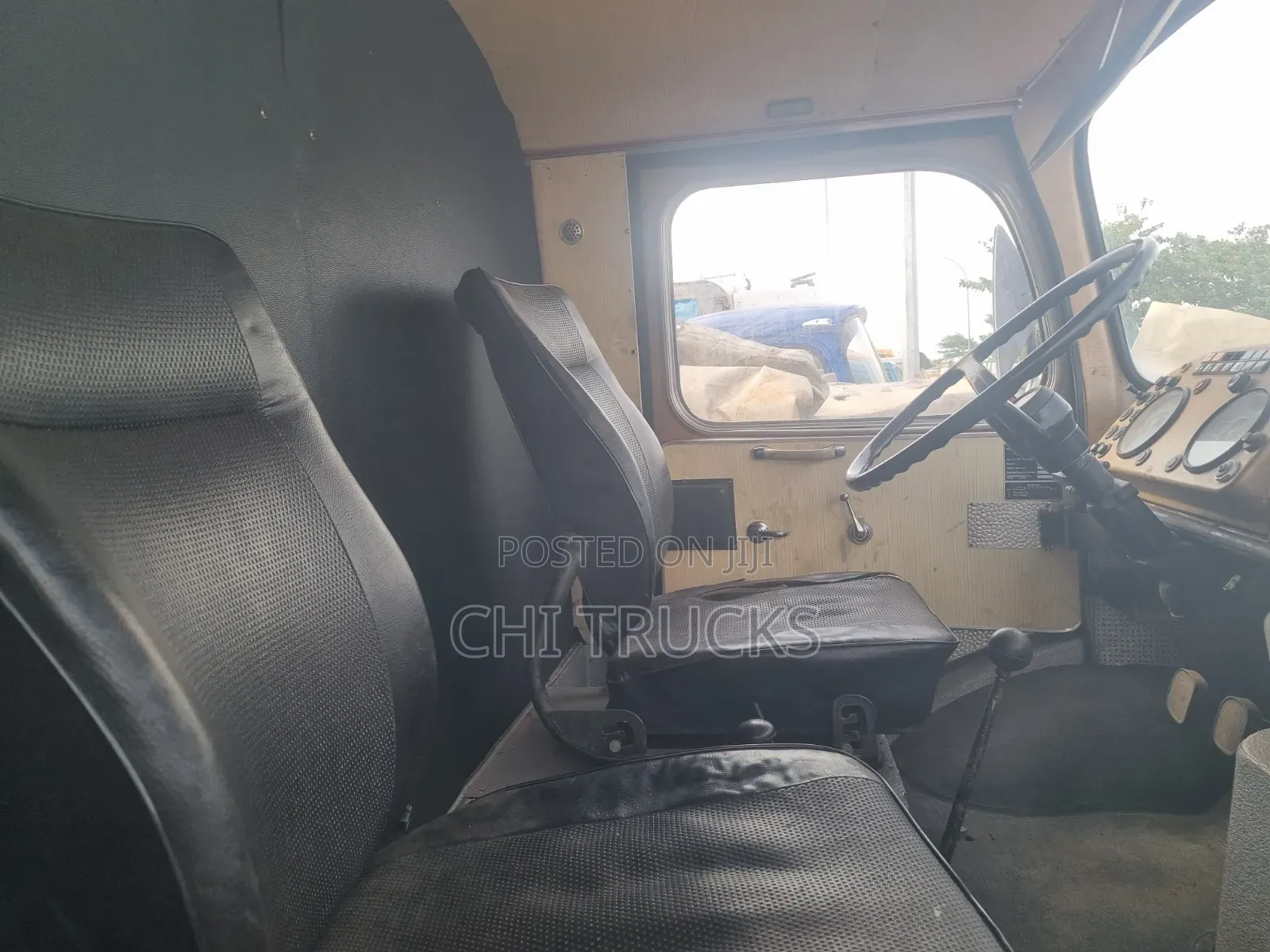 Mercedes Benz 1113 Tipper Truck 4x4