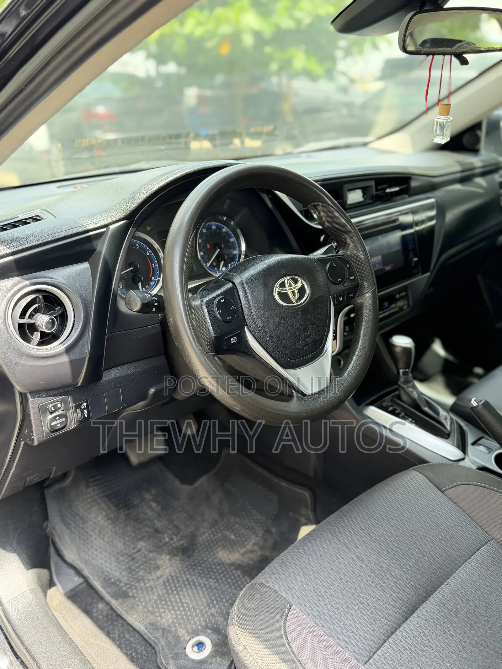 Toyota Corolla LE ECO 4dr Sedan (1.8L 4cyl CVT) 2017 Black