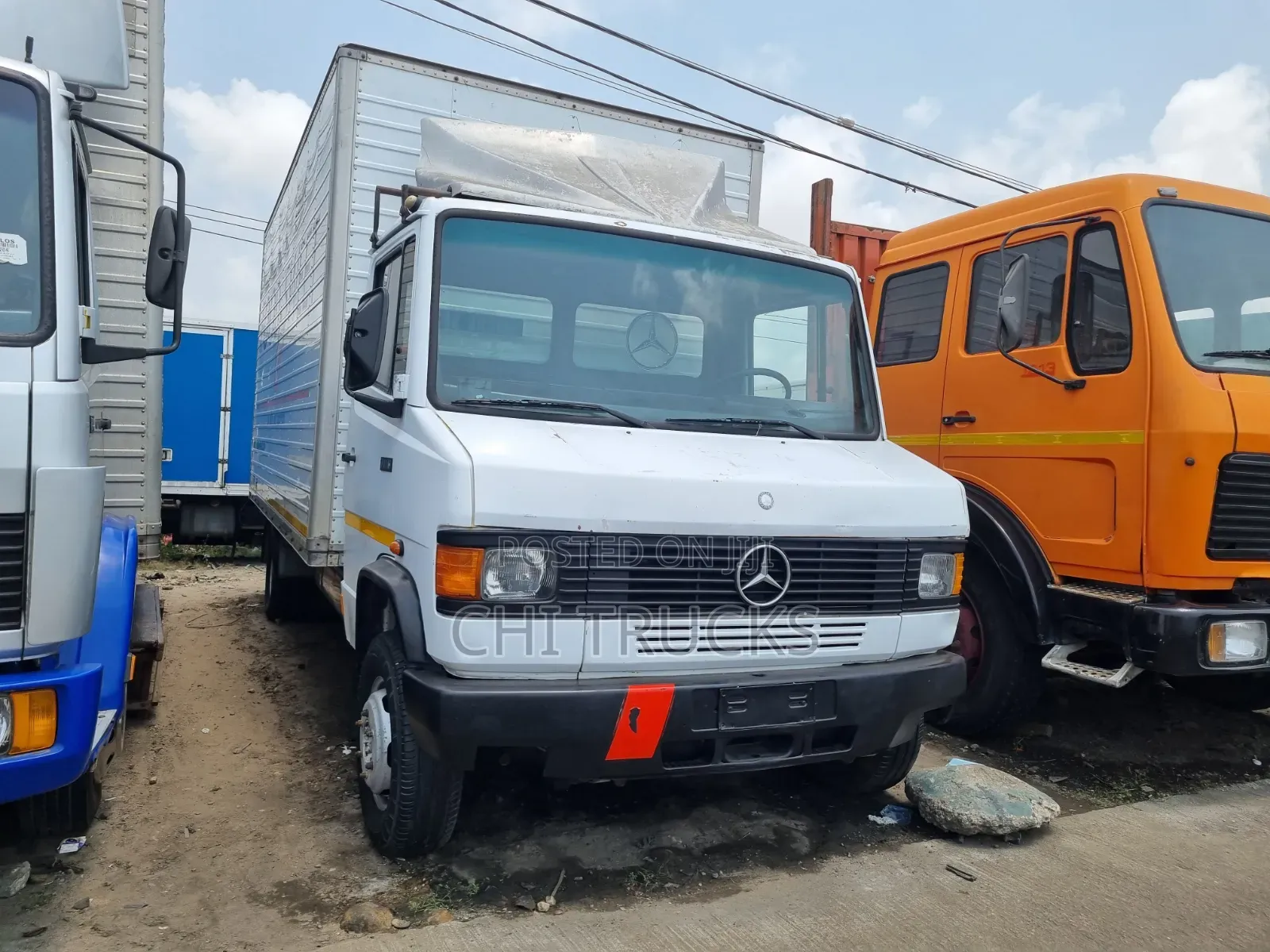 Mercedes Benz 711d Cargo Truck