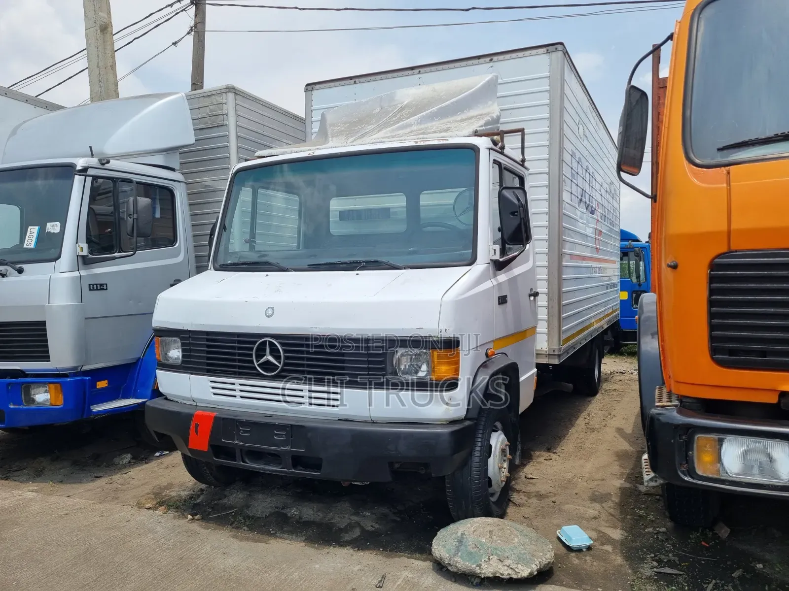 Mercedes Benz 711d Cargo Truck