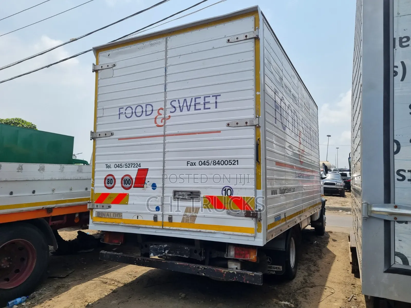 Mercedes Benz 711d Cargo Truck
