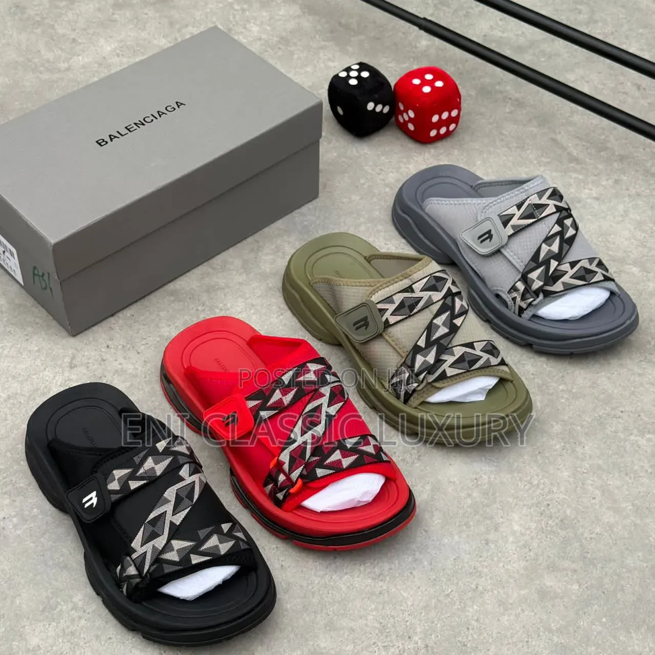 Top Notch Luxury Men's Slippers Balenciaga Well Banded Package