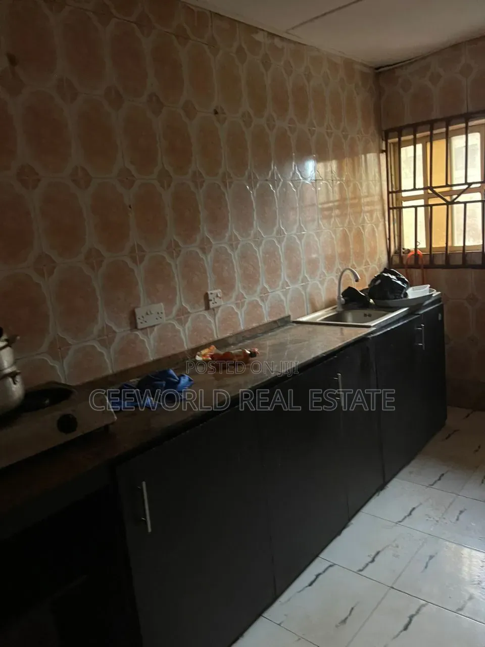 3bdrm Apartment in Asaaju Estate Ojurin for rent