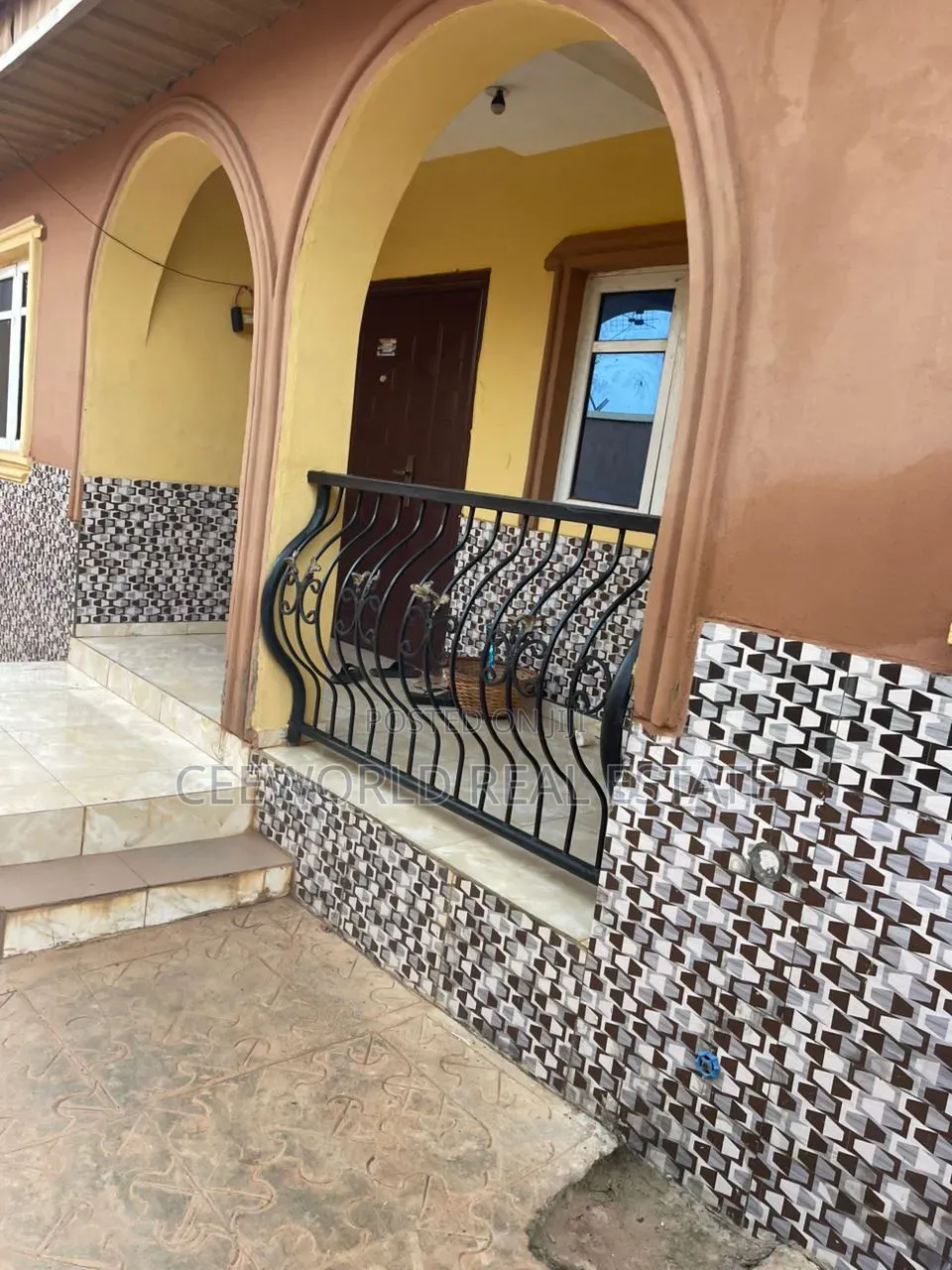 3bdrm Apartment in Asaaju Estate Ojurin for rent