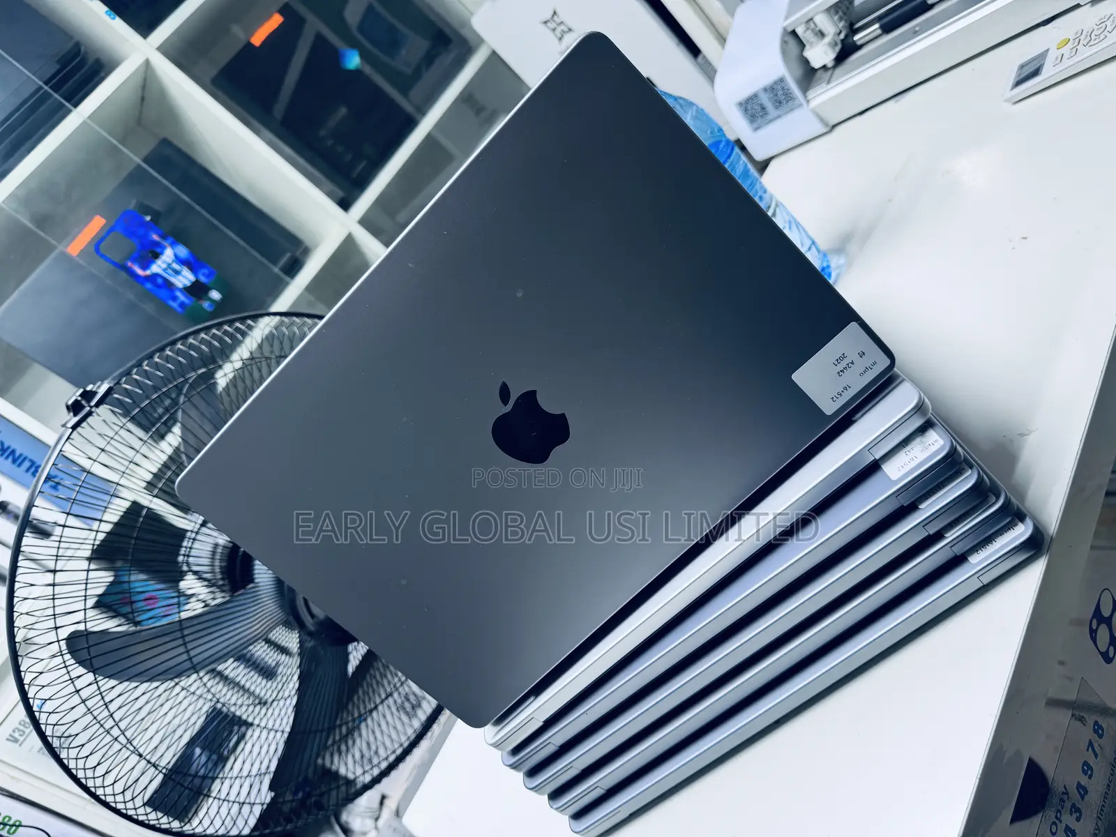 Laptop Apple MacBook Pro 2021 M1 16GB Apple M1 Pro SSD 512GB
