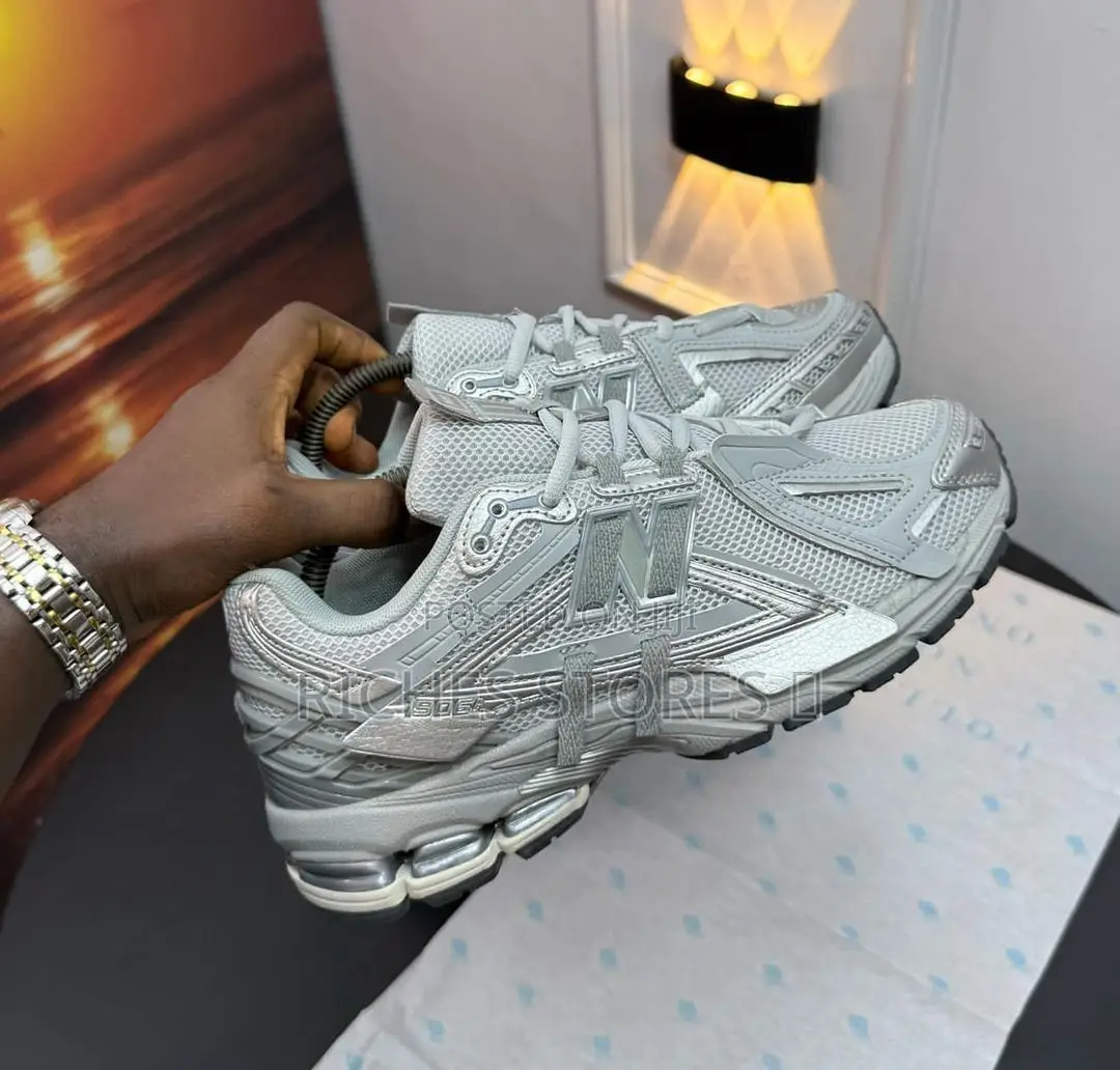 Top Quality New Balance 1906d Ash Colorway Sneakers