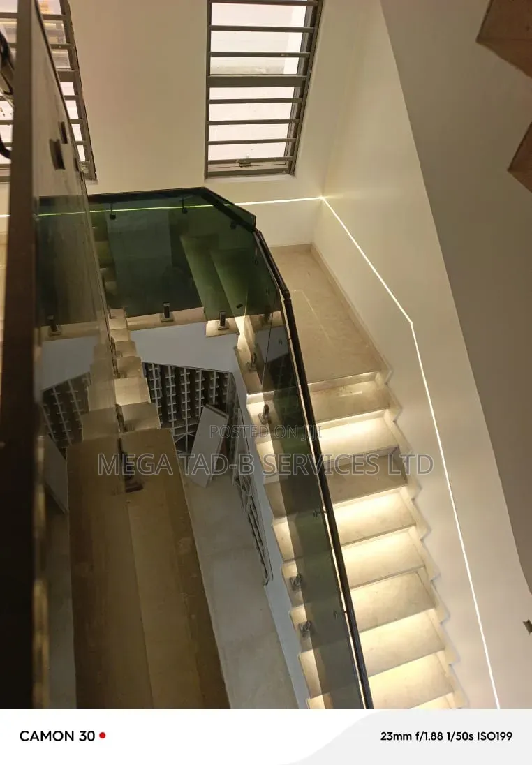 7bdrm Duplex in Ikeja Estate for sale