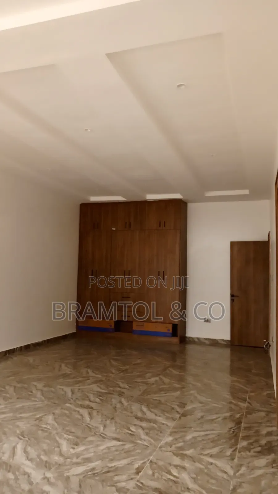 7bdrm Townhouse / Terrace in Guzape District for rent