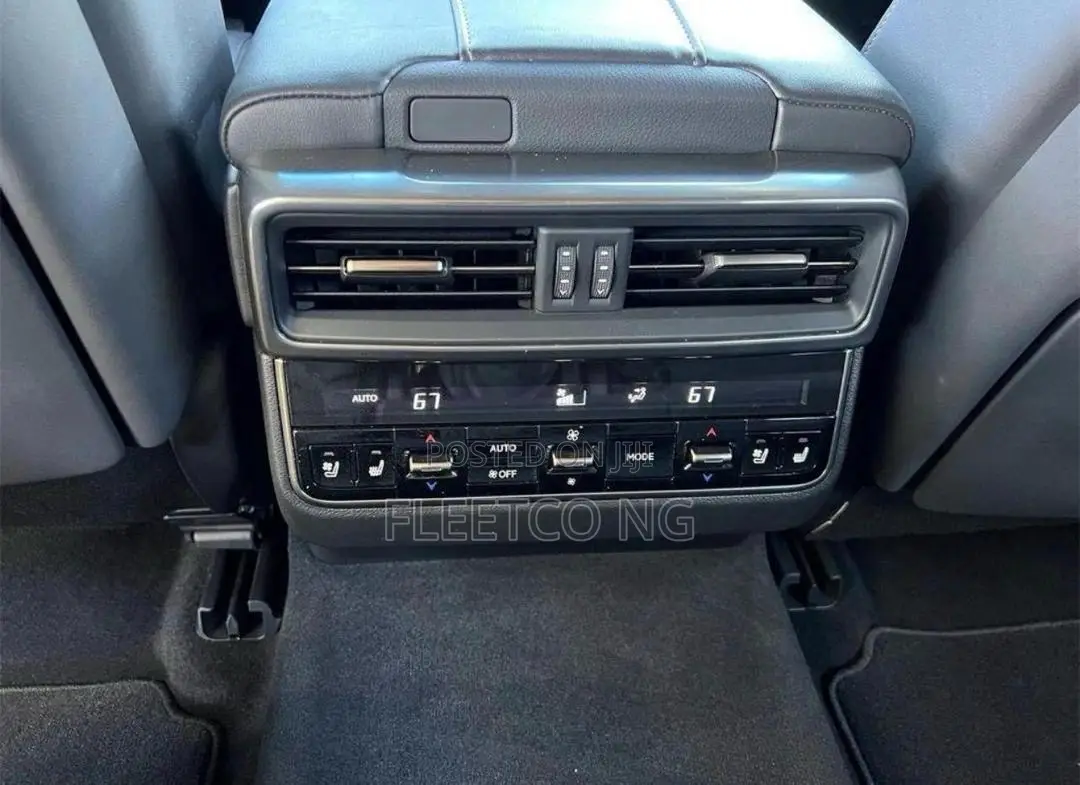 Lexus LX 600 2023 Silver