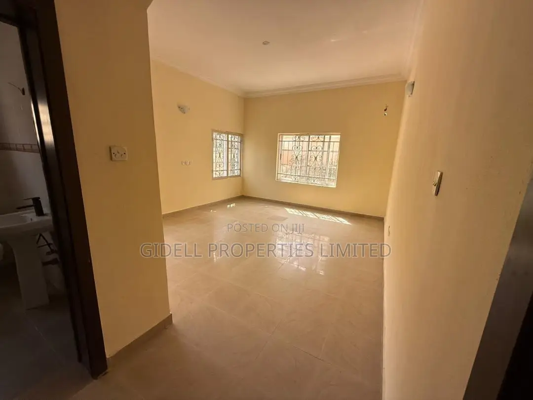 3bdrm Block of Flats in Garki 2 for rent
