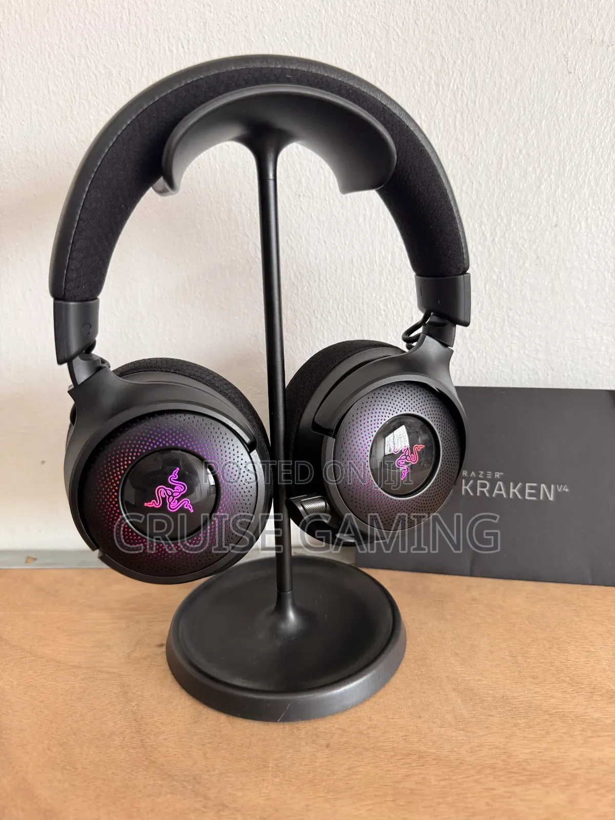 Razer Kraken V4 Chroma RGB Wireless Gaming Headset Perfect Condition