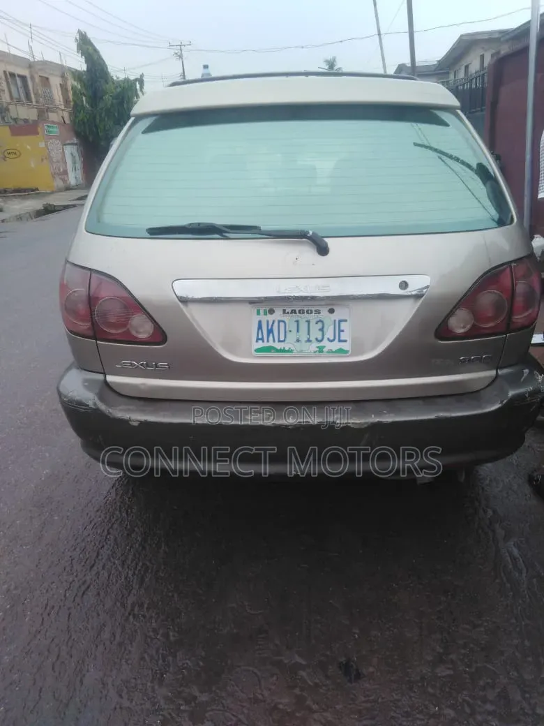 Lexus RX 300 2001 Gold