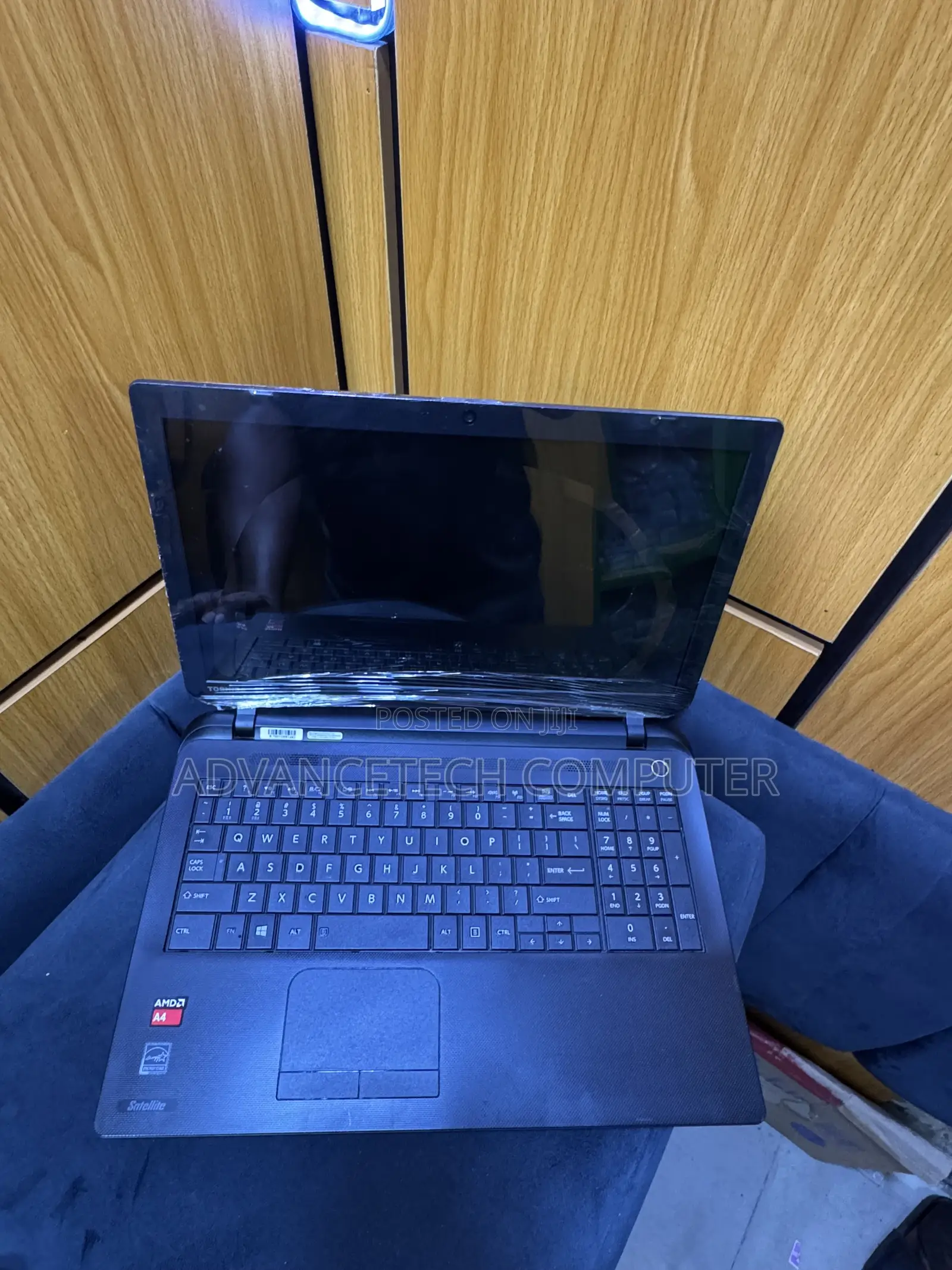 Laptop Toshiba Satellite C55 6GB AMD A4 HDD 750GB