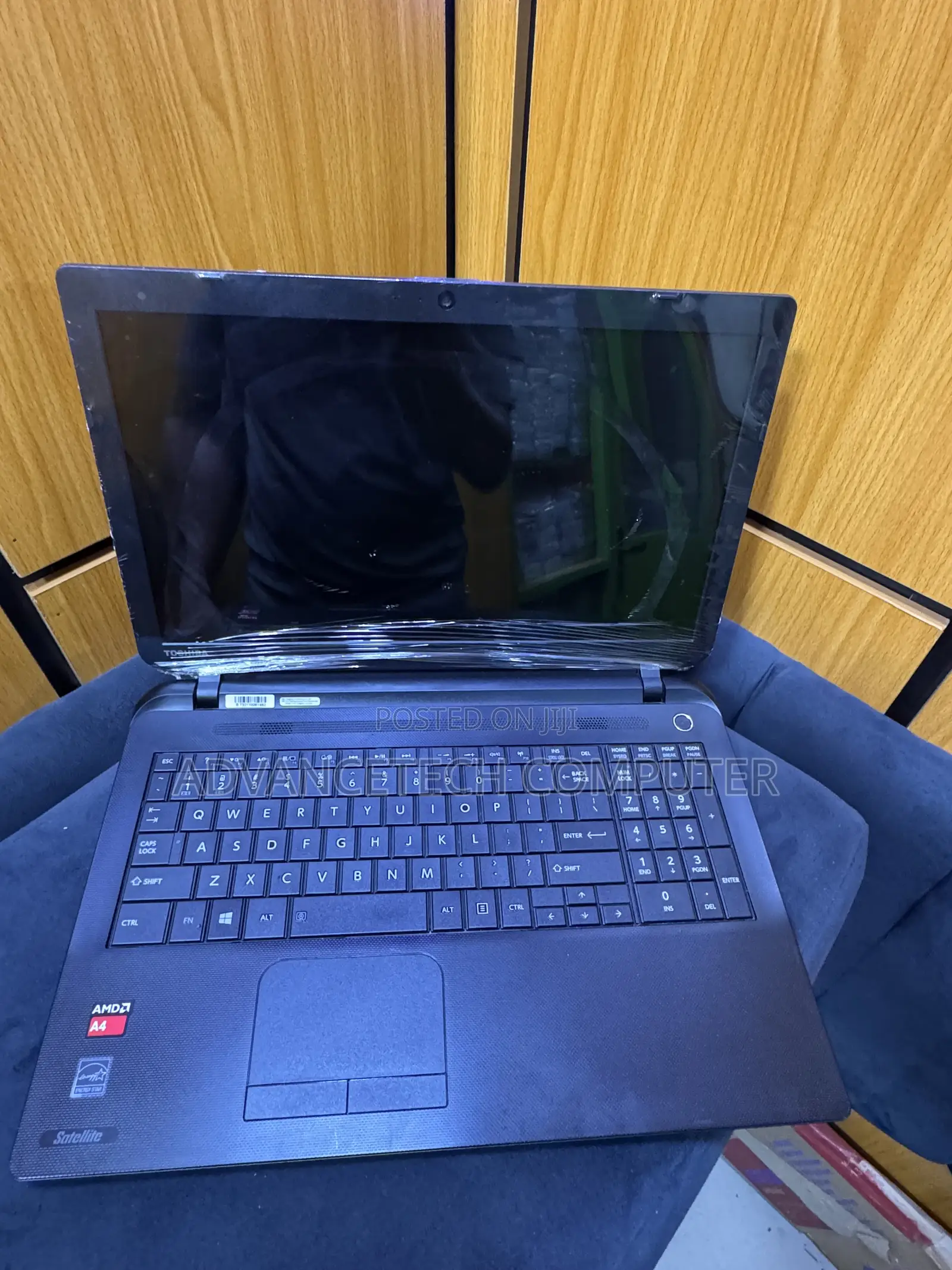 Laptop Toshiba Satellite C55 6GB AMD A4 HDD 750GB
