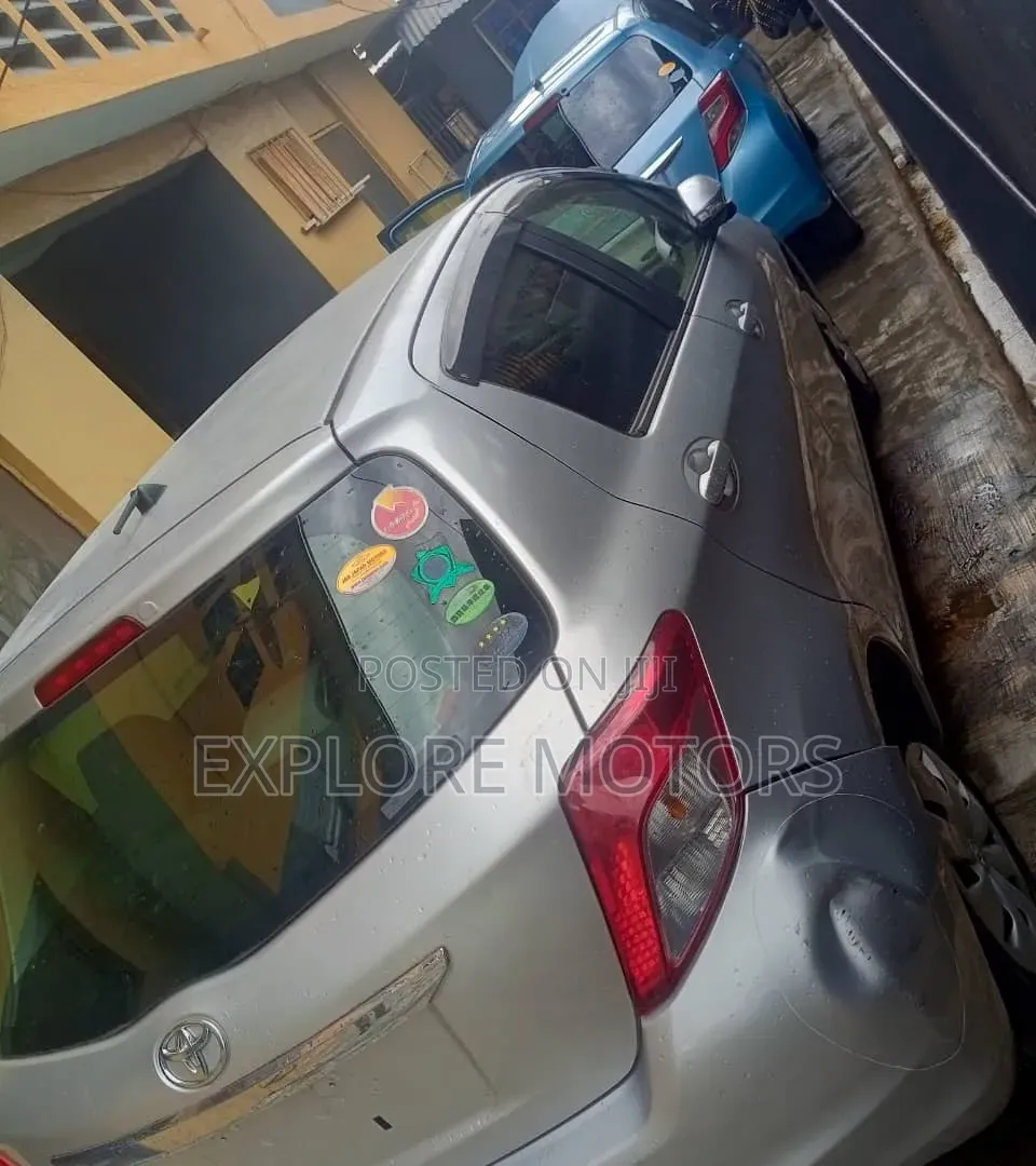 Toyota Yaris 2014 Silver