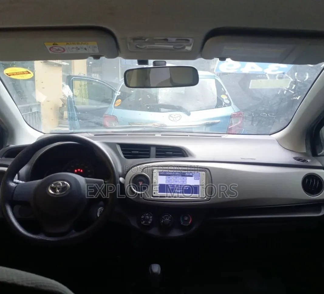 Toyota Yaris 2014 Silver