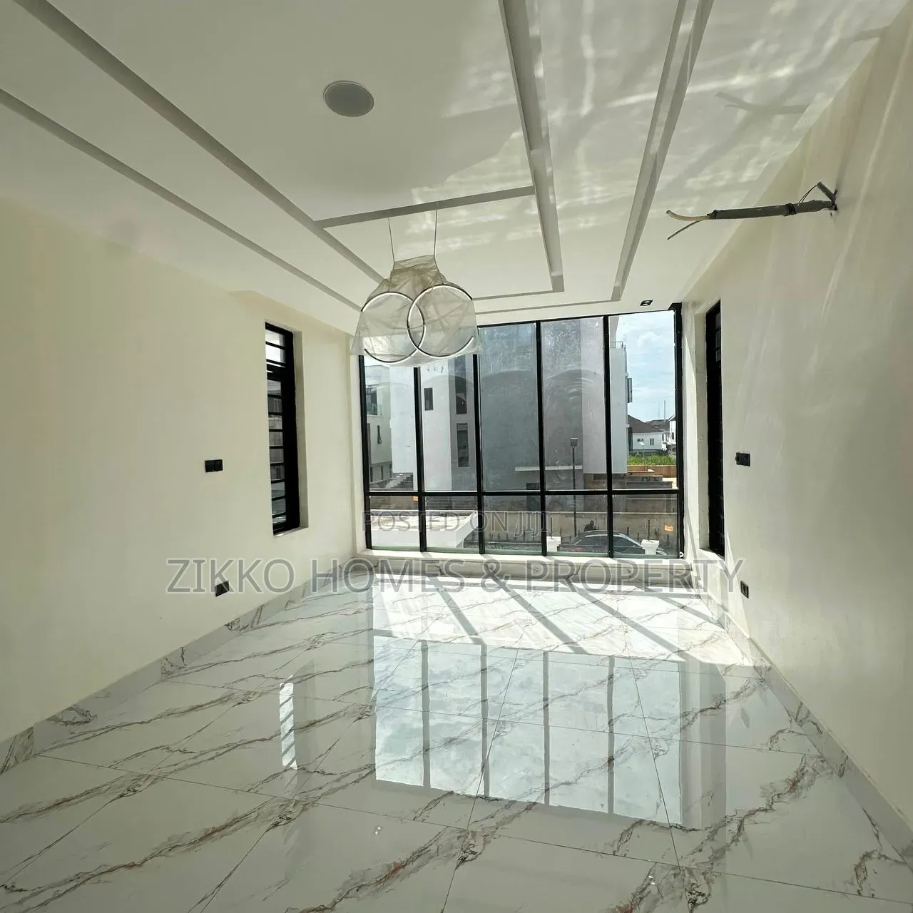 5bdrm Duplex in Lekki for sale