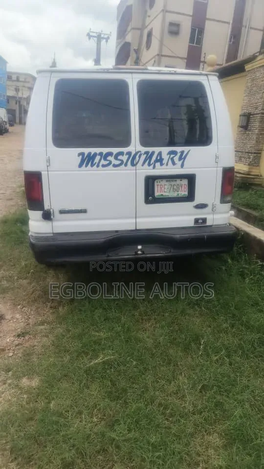 Ford Econoline 2007 White