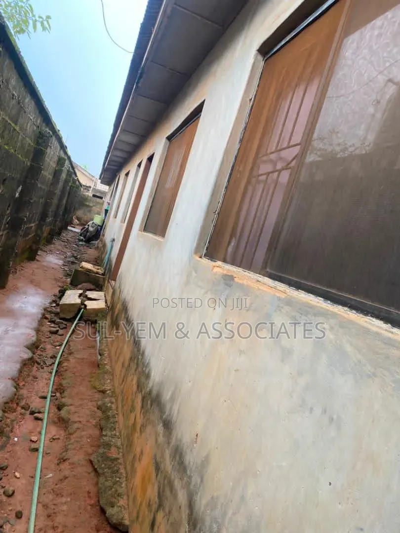 3bdrm Block of Flats in So-Easy Area, Ayobo for sale