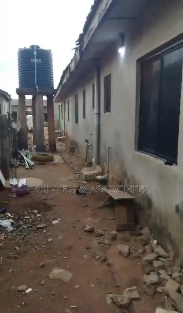 3bdrm Block of Flats in So-Easy Area, Ayobo for sale