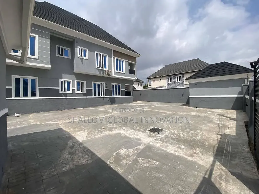 4bdrm Duplex in Nihort, Jericho for sale