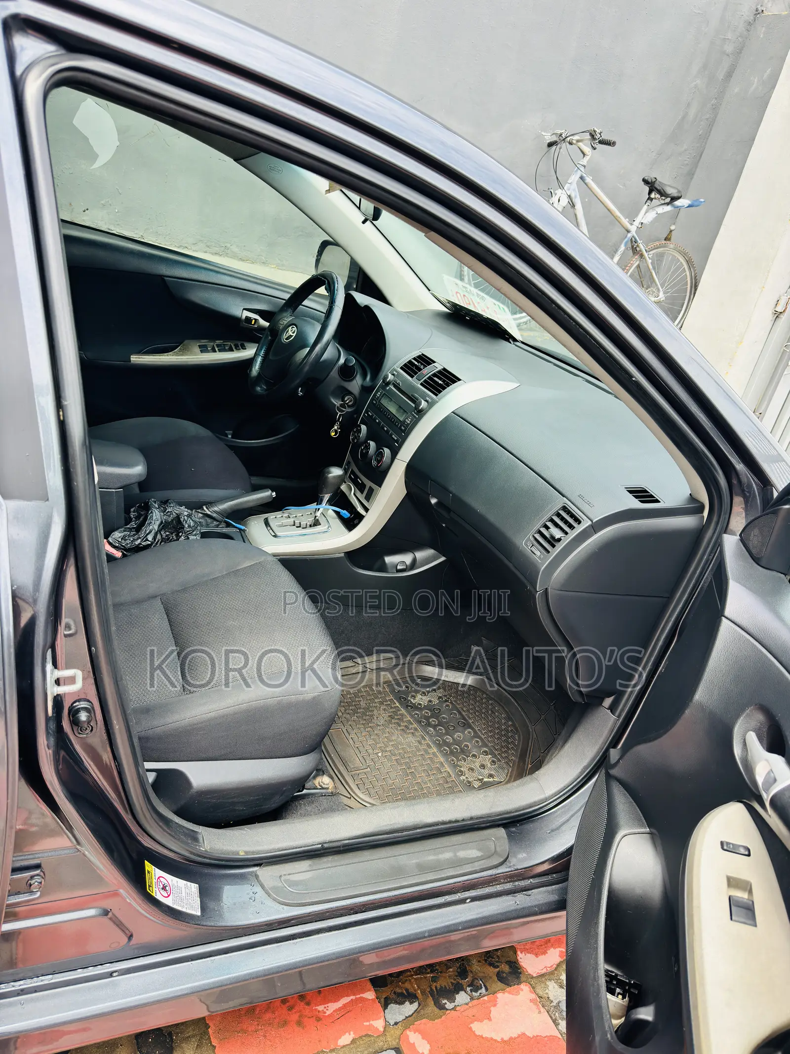 Toyota Corolla S 4dr Sedan (1.8L 4cyl 4A) 2010 Gray