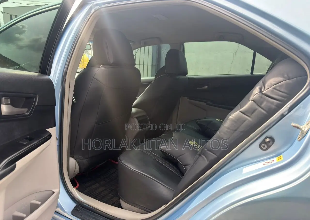 Toyota Camry LE 4dr Sedan (2.5L 4cyl 6A) 2014 Blue