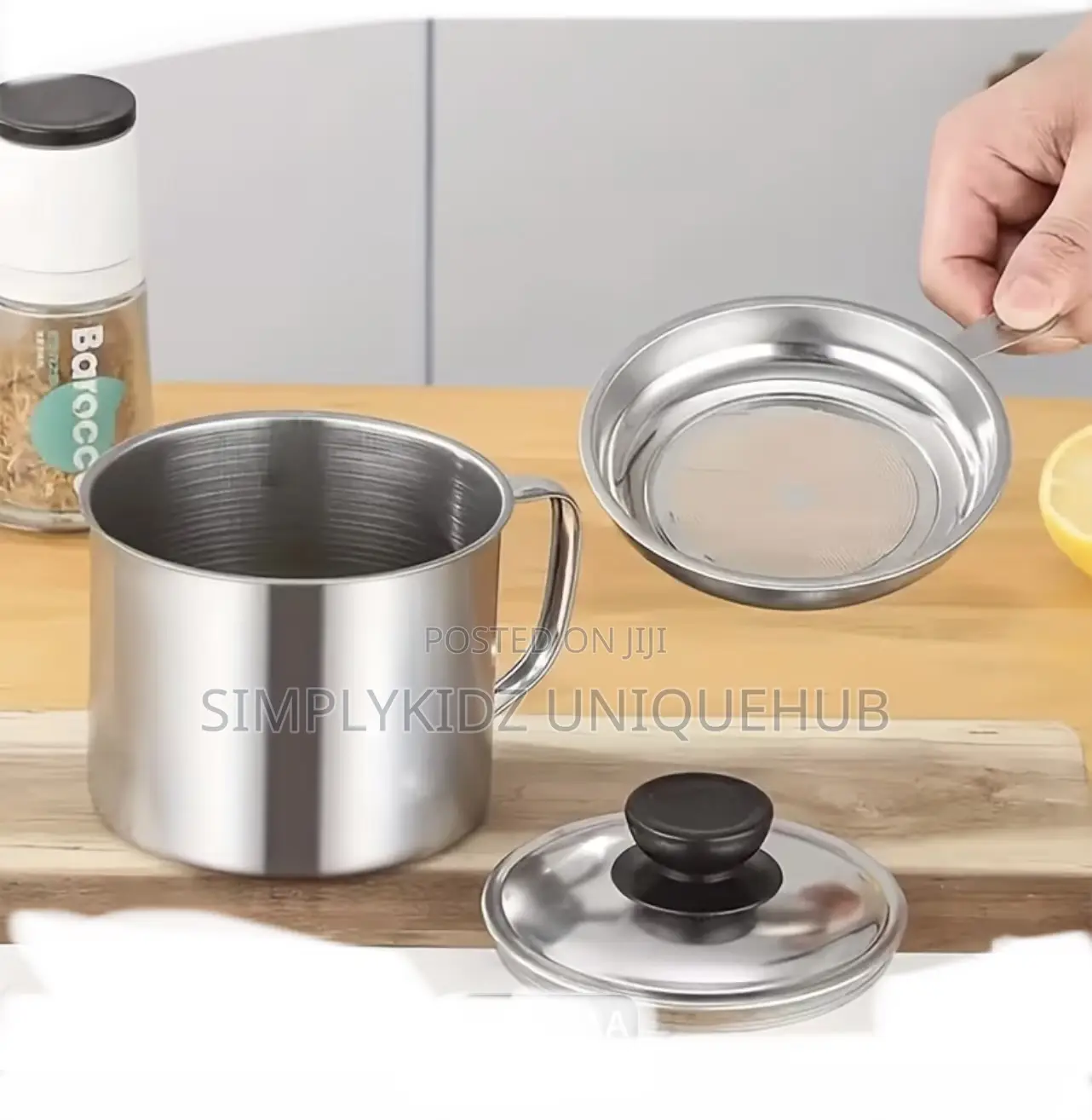 Stainless Steel Oil Storage Pot With Lid