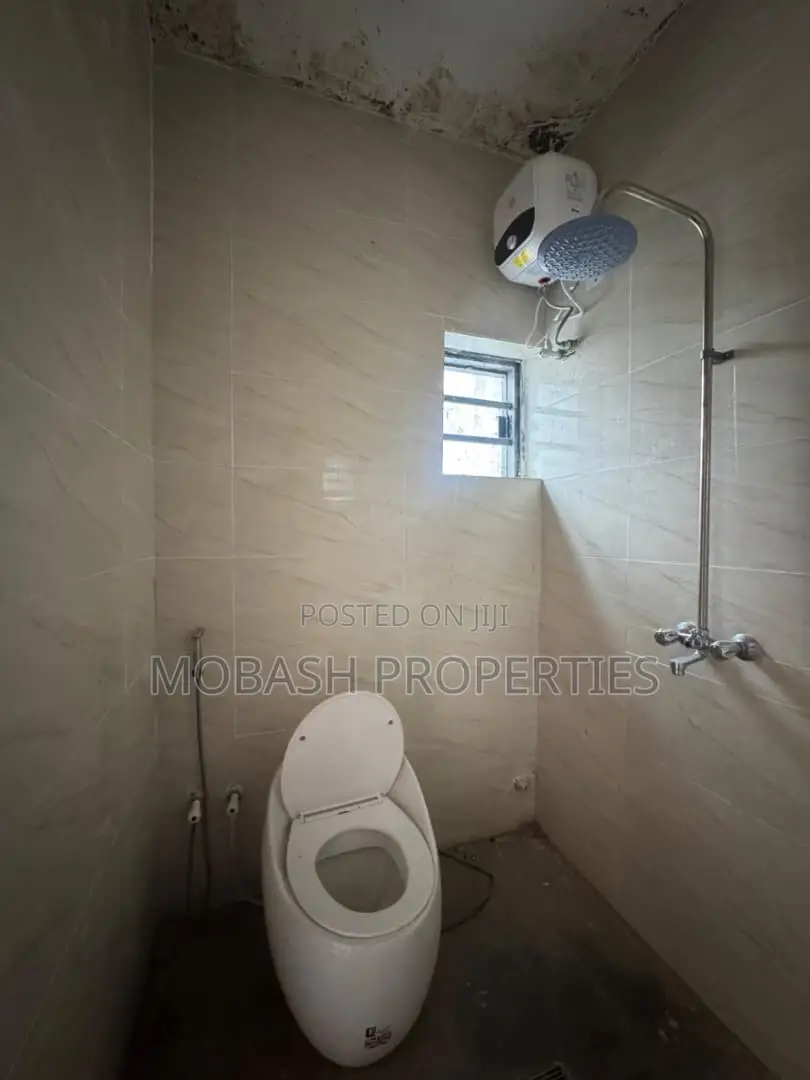 2bdrm Block of Flats in Kolapo Ishola Gra, Ibadan for rent