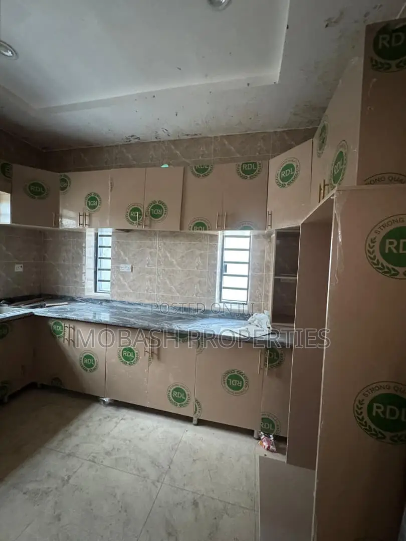 2bdrm Block of Flats in Kolapo Ishola Gra, Ibadan for rent