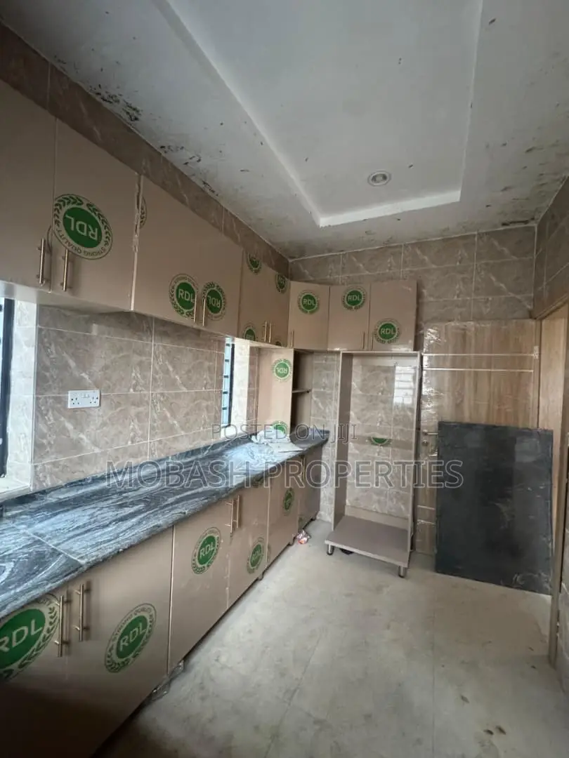 2bdrm Block of Flats in Kolapo Ishola Gra, Ibadan for rent