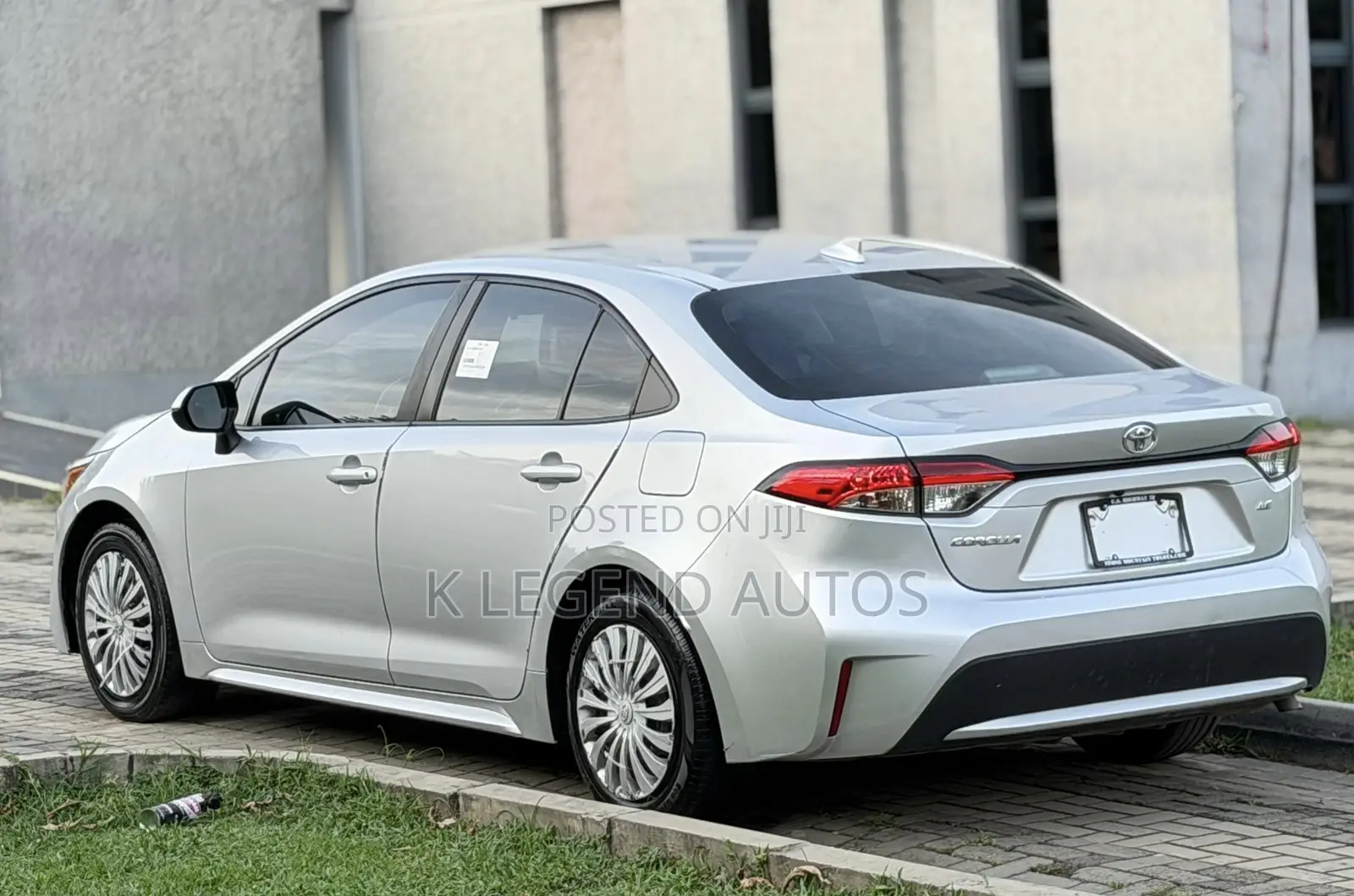 Toyota Corolla LE 2021 Silver