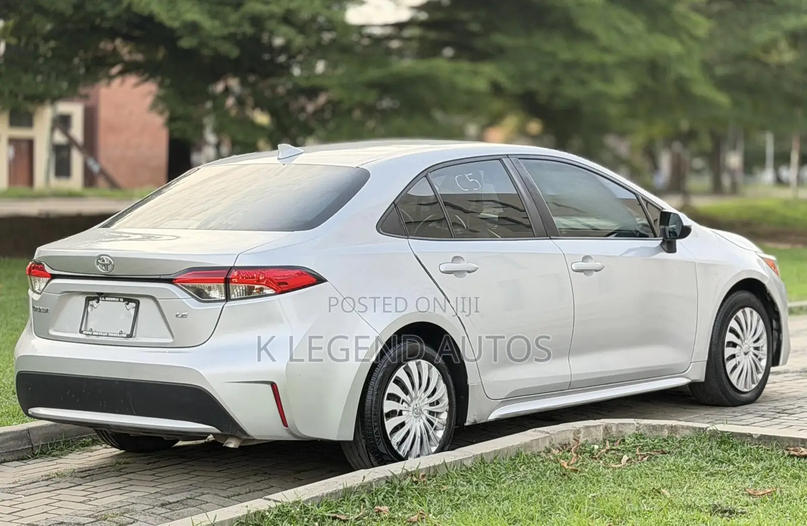 Toyota Corolla LE 2021 Silver
