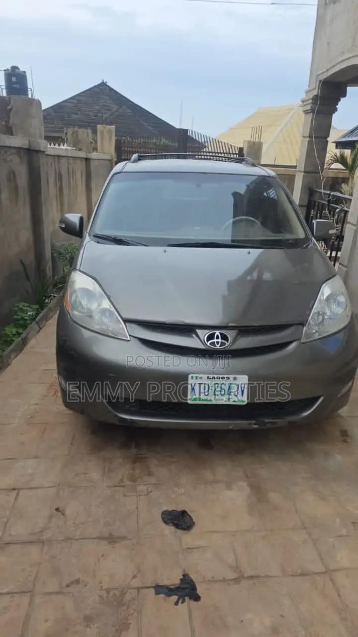 Toyota Sienna XLE Limited 2007 Gray