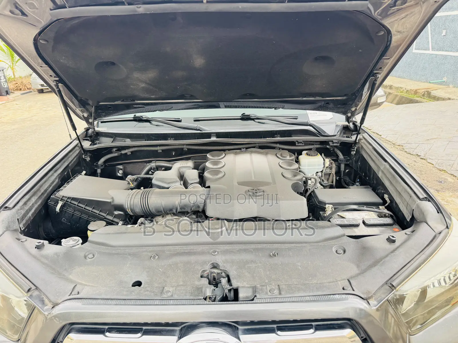 Toyota 4-Runner Limited 4WD 2011 Gray