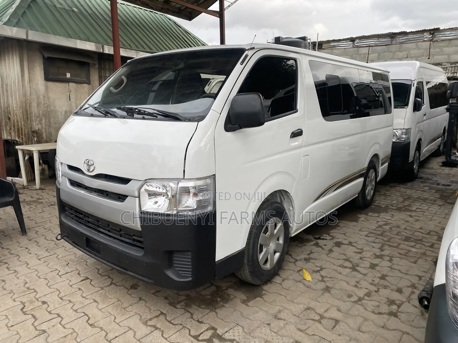 Toyota HiAce 2013 White