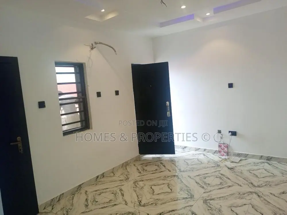 2bdrm Apartment in Ogunfayo Axis, Awoyaya for rent