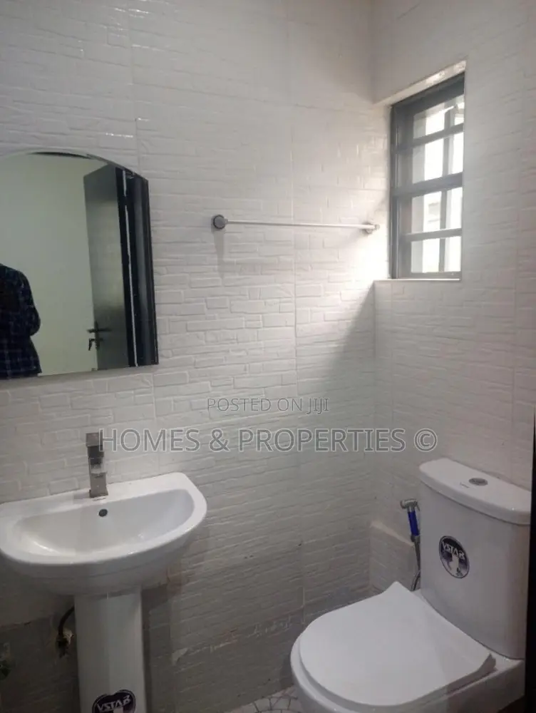 2bdrm Apartment in Ogunfayo Axis, Awoyaya for rent