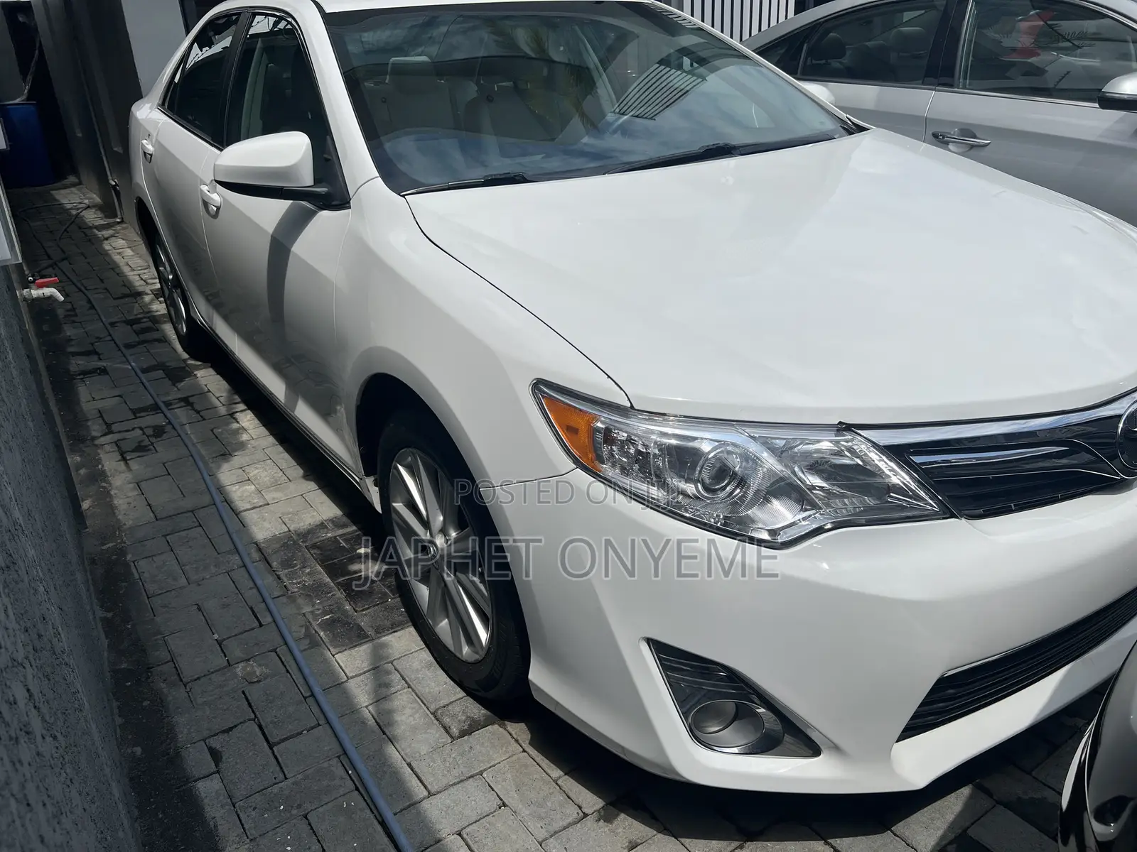 Toyota Camry XLE 4dr Sedan (3.5L 6cyl 6A) 2014 White