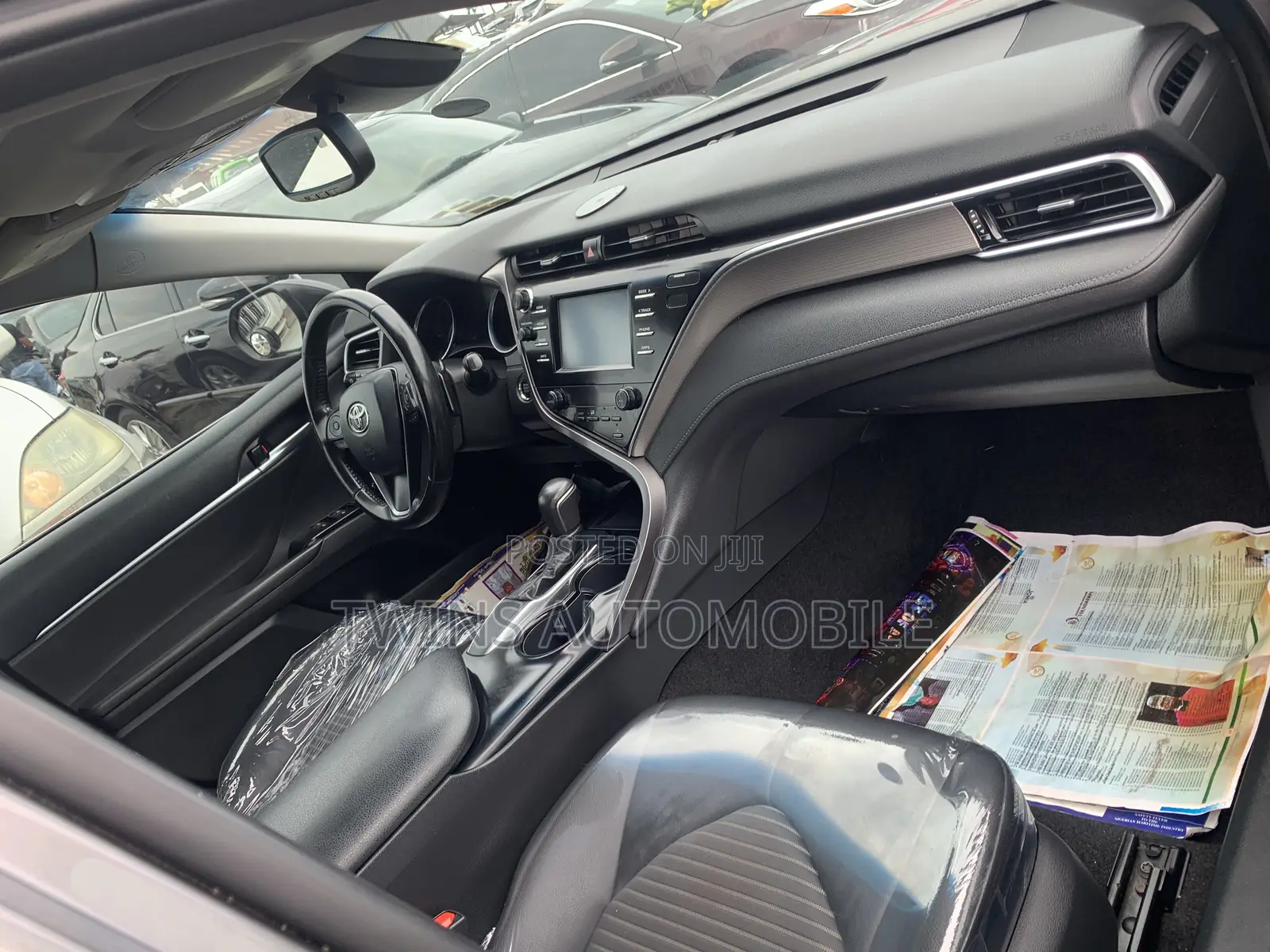 Toyota Camry SE (2.5L 4cyl 8A) 2019 Gray