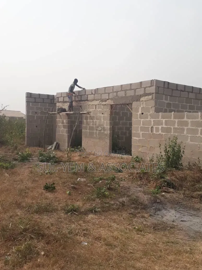 2bdrm Block of Flats in Ijede Road for sale