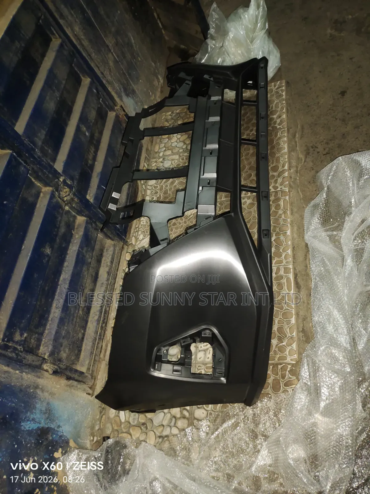 Front Bumper Nissan Kick 2022
