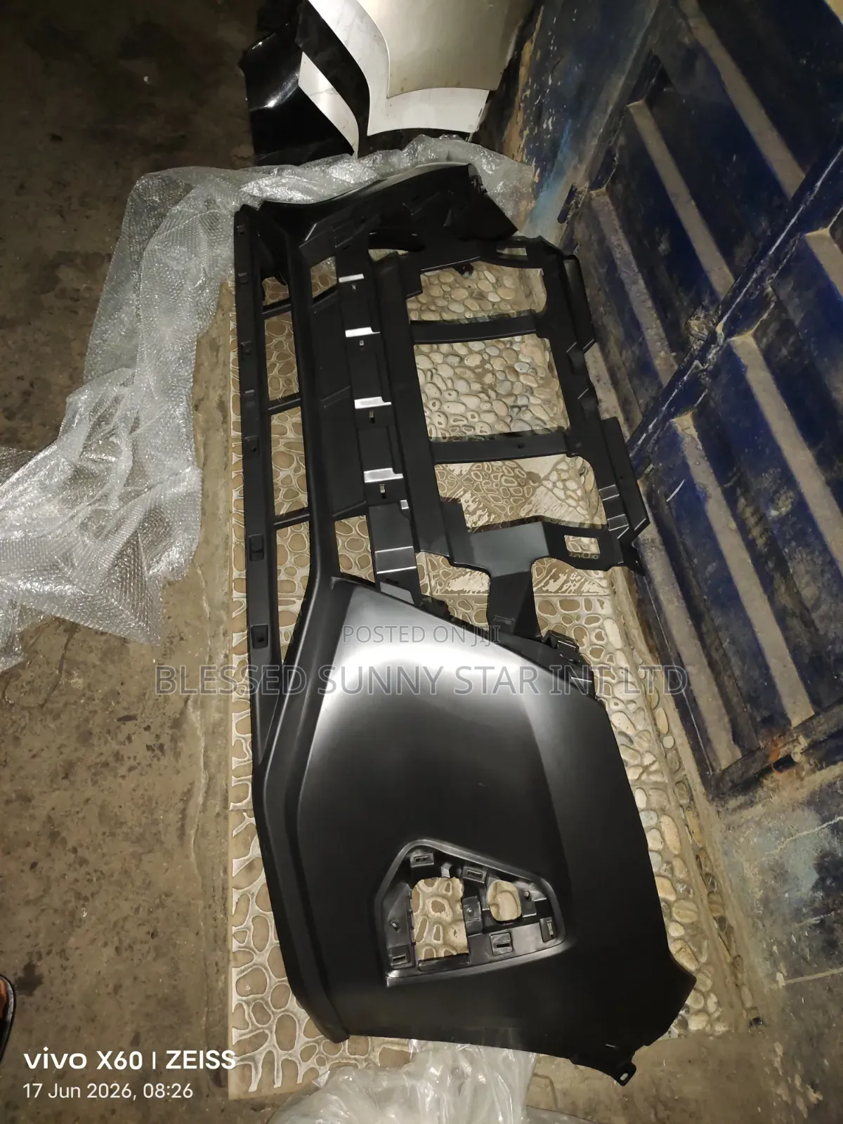 Front Bumper Nissan Kick 2022